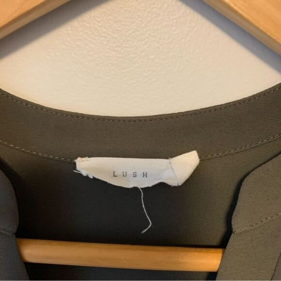 Lush olive green tunic top oversized medium - Picture 2 of 6